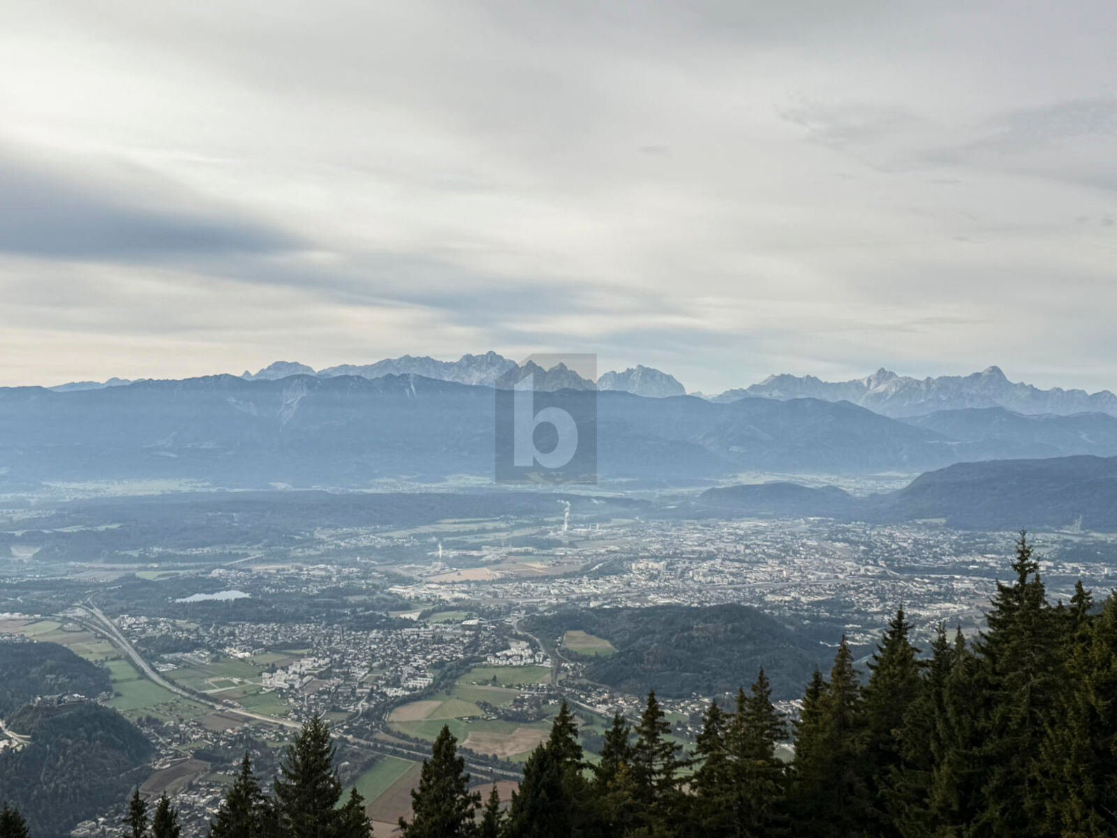 FERIENWOHNUNG MIT SENSATIONELLER AUSSICHT / / 9521 Treffen am Ossiacher See / Bild 3