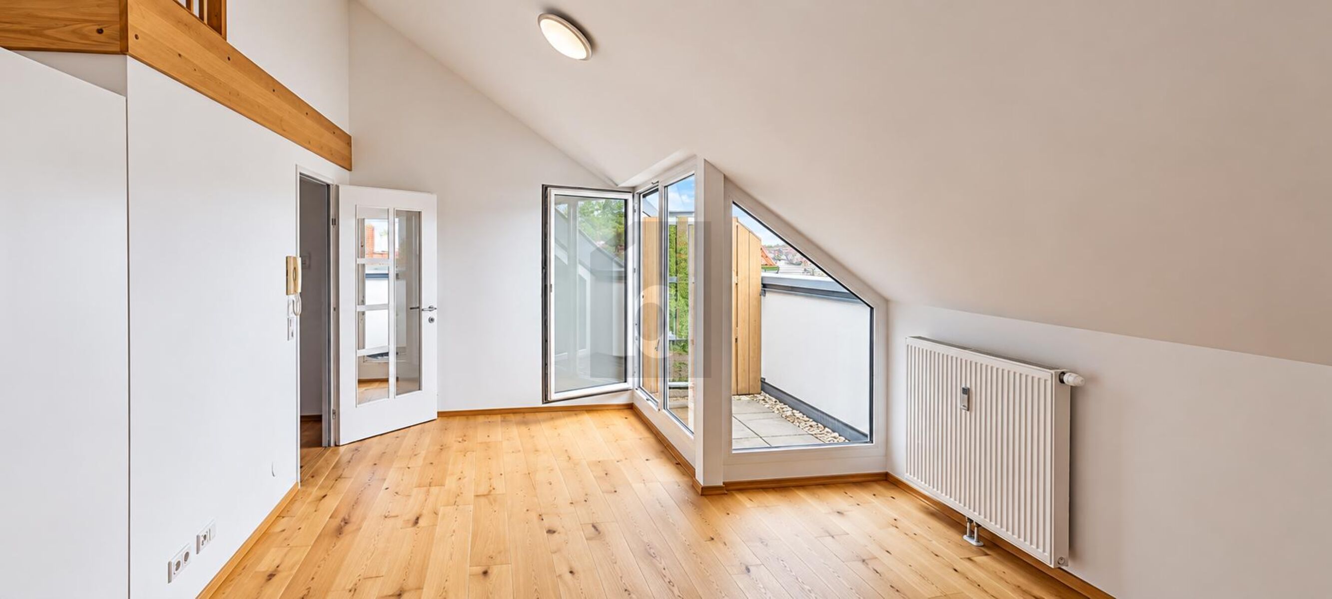 WOHNEN �BER DEN D�CHERN:ELEGANTE DACHGESCHOSSWOHNUNG MIT BALKON UND GARTENMITBENUTZUNG /  / 8010&nbsp;Graz / Bild 1