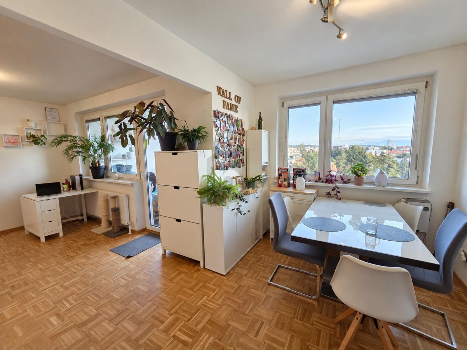GEIDORF VON OBEN. SONNENBALKON & TRAUMAUSSICHT! / / 8010 Graz / Bild 1