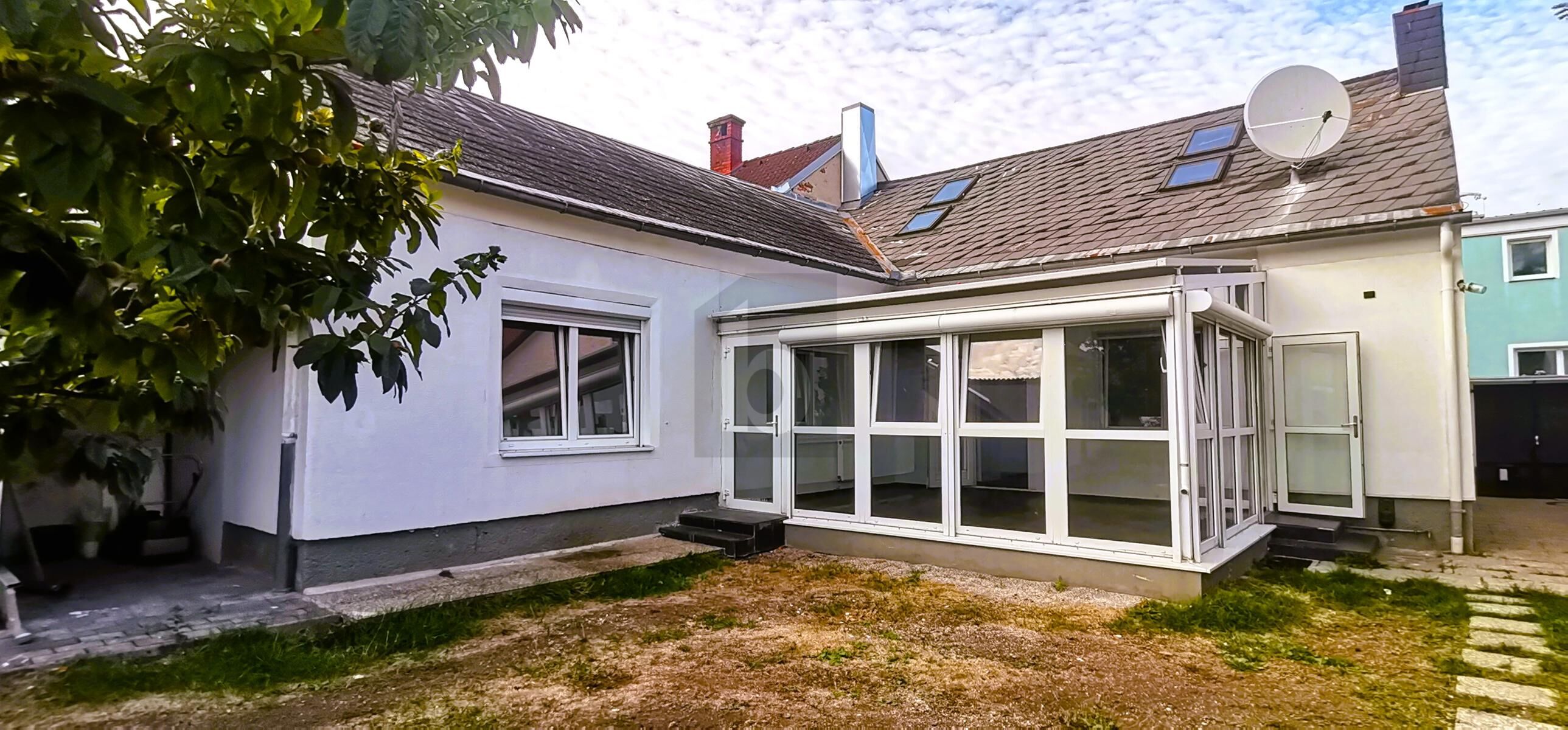 FRISCH SANIERT MIT GARTEN UND WINTERGARTEN / / 2700 Wiener Neustadt / Bild 0