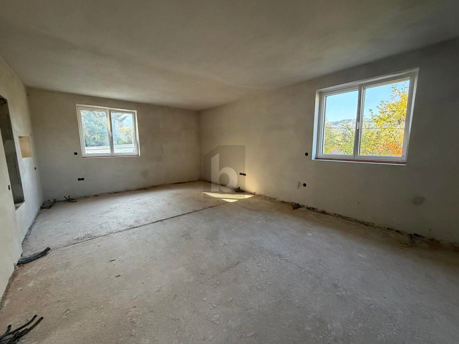 WOHNEN MIT BURGBLICK GROßZÜGIGES HAUS MIT GARTEN UND VIEL POTENZIAL / / 8530 Deutschlandsberg / Bild 2
