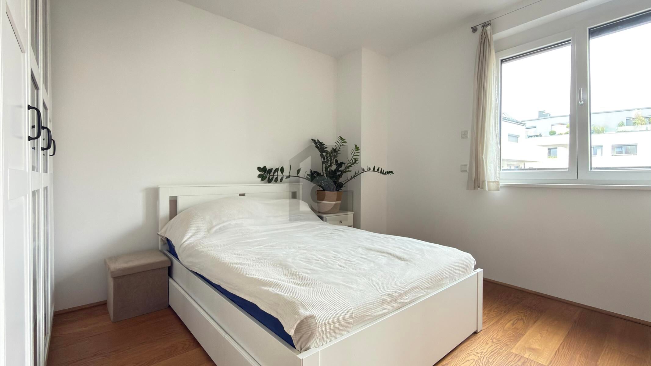 NEUWERTIG IN TOP ZENTRALER RUHELAGE MIT 30 QM BALKON!! /  / 2700&nbsp;Wiener Neustadt / Bild 3
