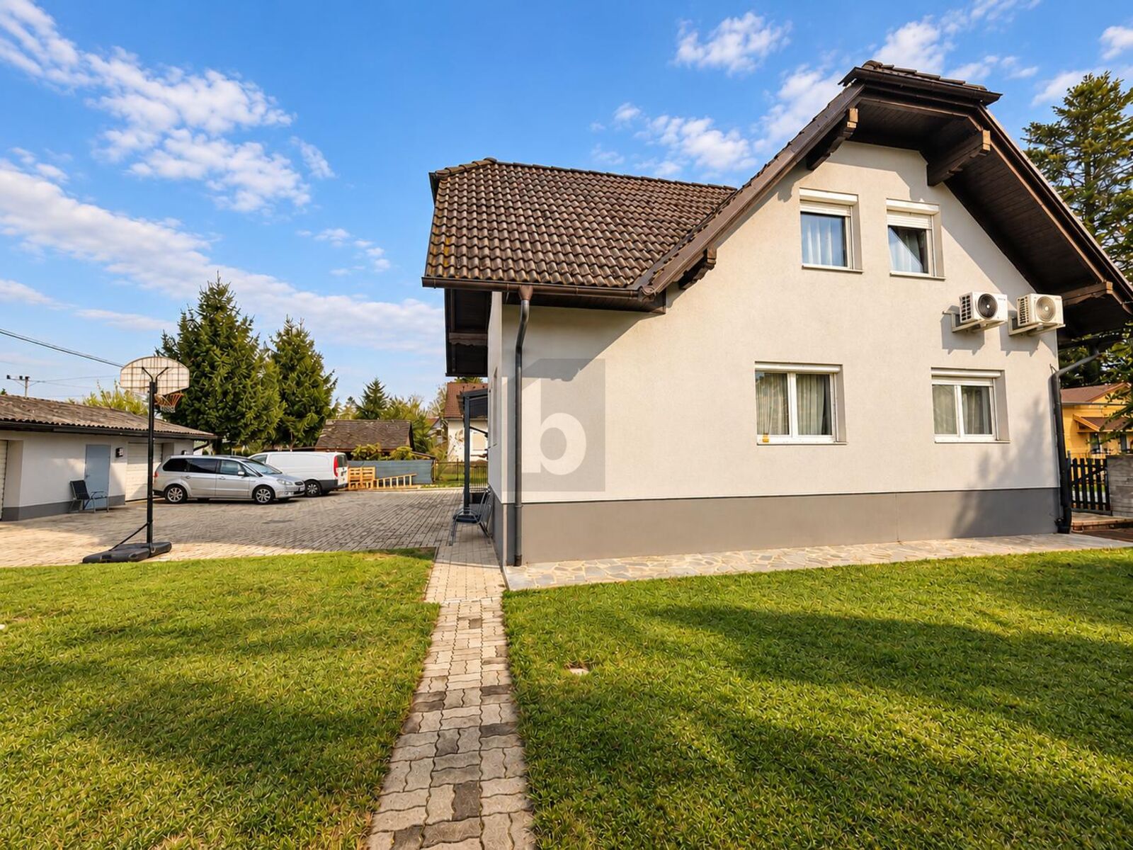 EINZIEHEN & WOHLF�HLEN. SANIERTES FAMILIENHAUS /  / 8073&nbsp;Feldkirchen bei Graz / Bild 0
